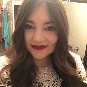 Meet your Posher, Danika